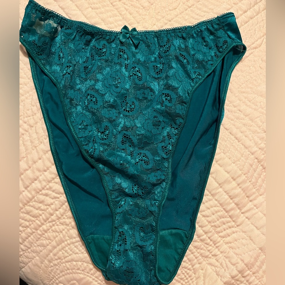 Rare vintage 80s 90s Victoria’s Secret LARGE green lace satin gold crown panty